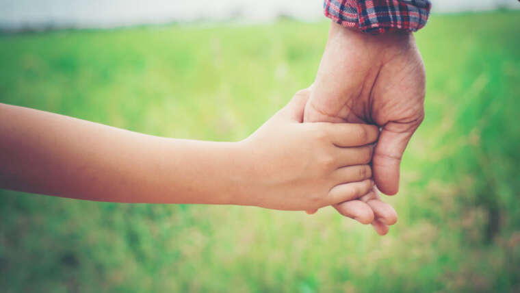 ¿Cómo ayudar a nuestros hijos a conectar con Dios?